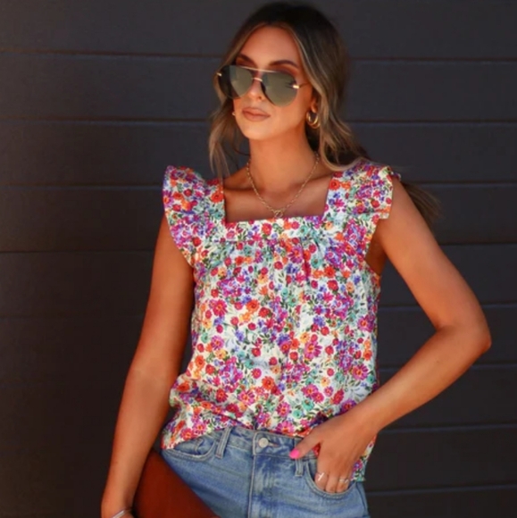 Vici floral flutter sleeve top - Picture 1 of 4